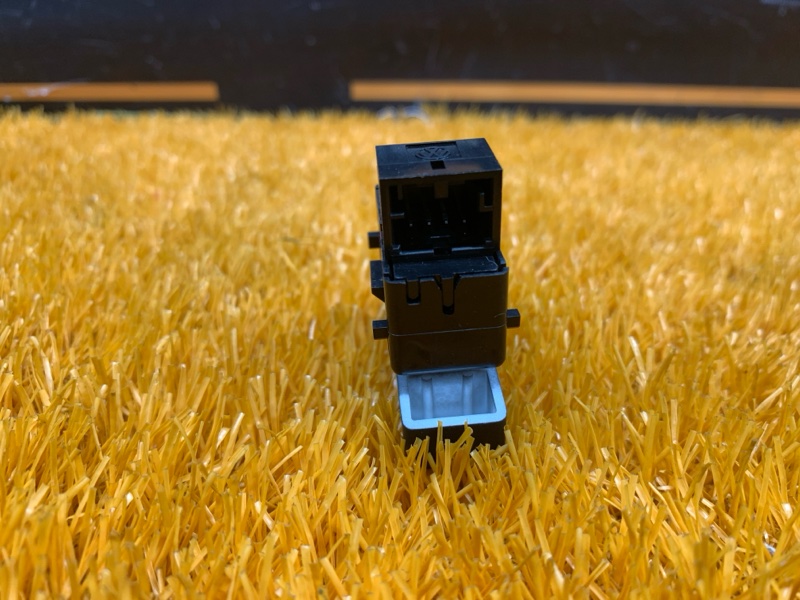 Кнопка центрального замка, 100 рублей, Красноярск