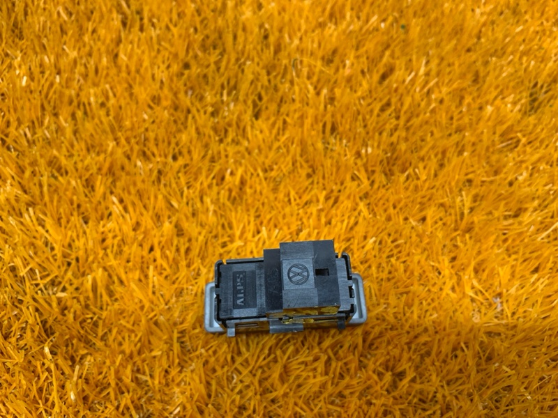 Кнопка центрального замка, 100 рублей, Красноярск