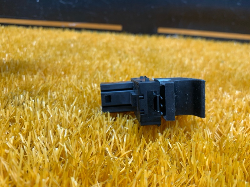 кнопка стеклоподъемника, 200 рублей, Красноярск