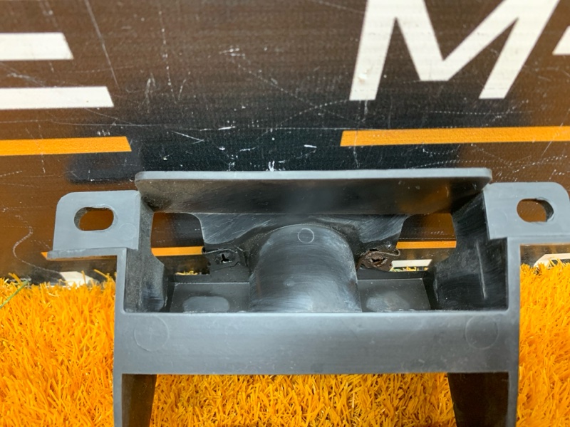 Кронштейн форсунки омывателя фары, 370 рублей, Красноярск