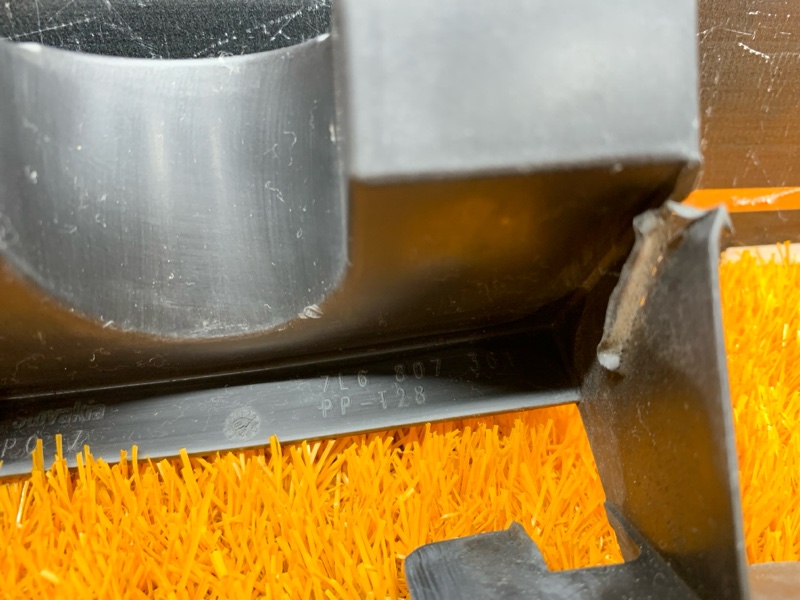 Кронштейн форсунки омывателя фары, 370 рублей, Красноярск