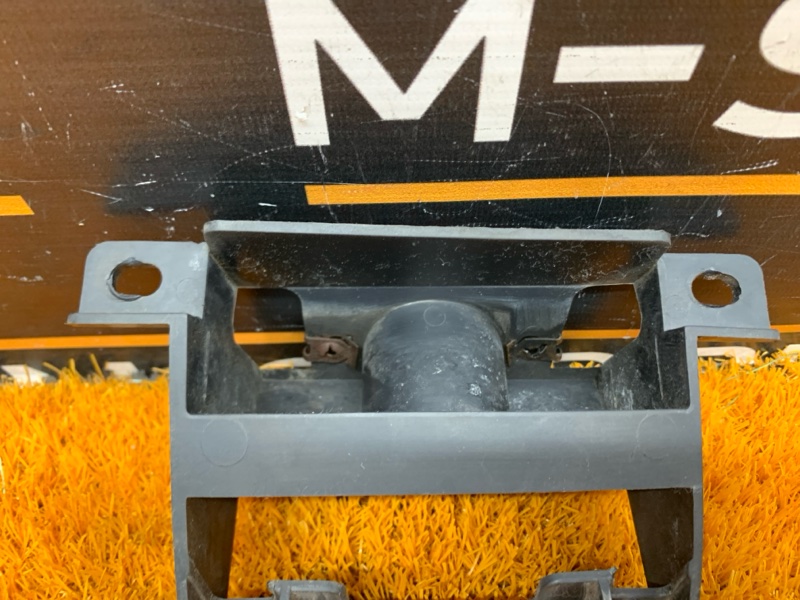 Кронштейн форсунки омывателя фары, 370 рублей, Красноярск