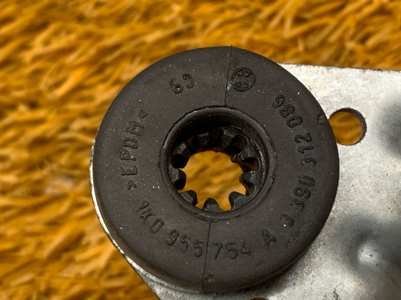 Кронштейн трапеции стеклоочистителя, 300 рублей, Красноярск