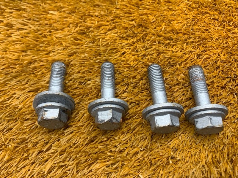 Болт суппорта, 320 рублей, Красноярск