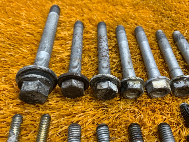 Болты и гайки задней подвески, 1000 рублей, Красноярск