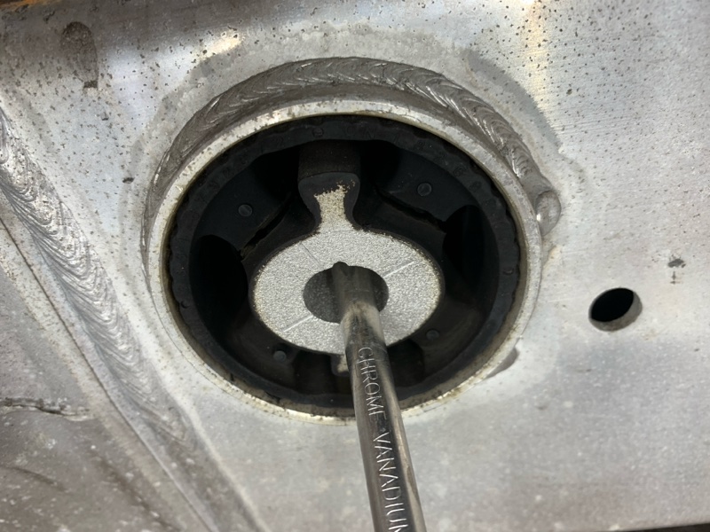 Балка поперечная (подрамник), 3150 рублей, Красноярск