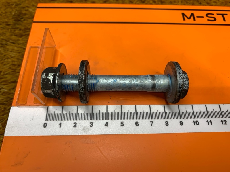 Болт развальный, 1000 рублей, Красноярск