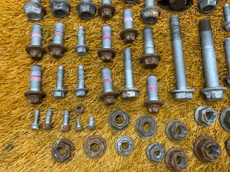 Болты и гайки задней подвески, 700 рублей, Красноярск