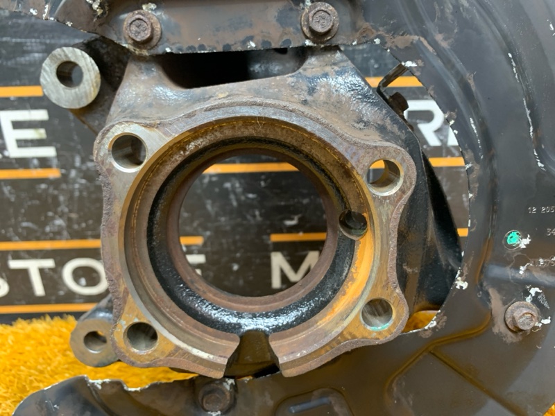 кулак поворотный, 2000 рублей, Красноярск