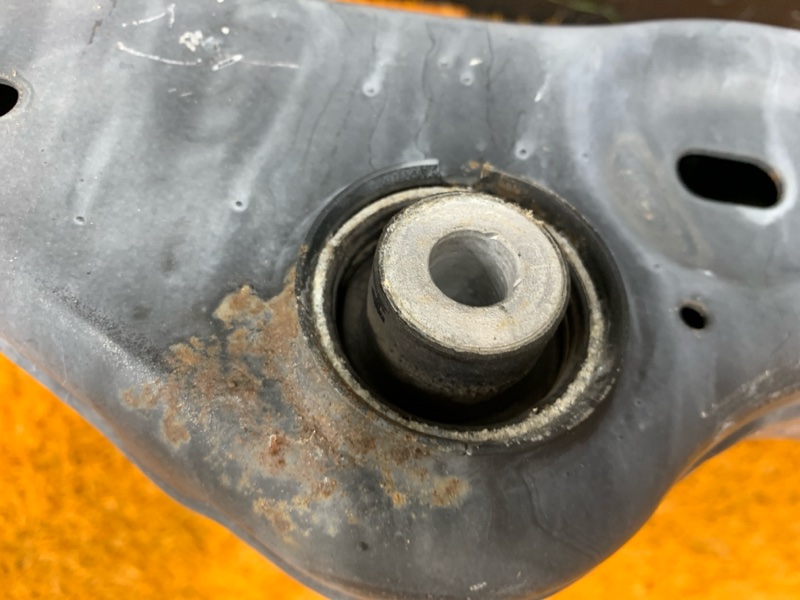 Балка поперечная (подрамник), 3800 рублей, Красноярск