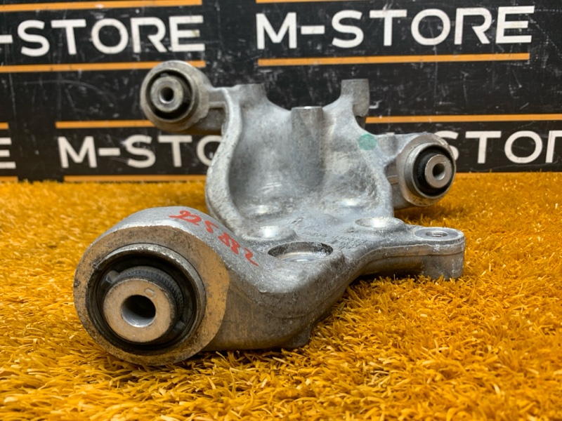 кулак поворотный, 2000 рублей, Красноярск