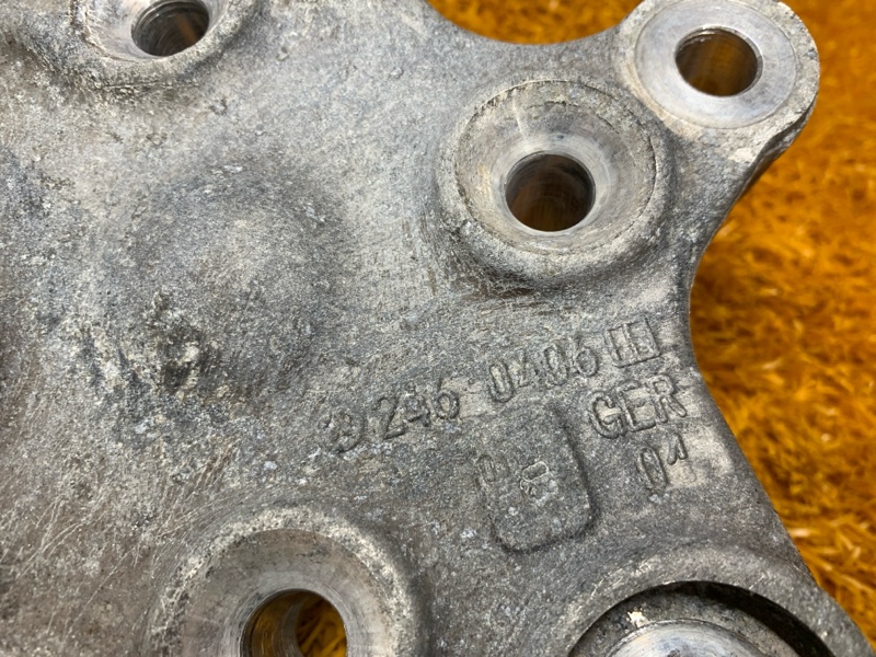 кулак поворотный, 2000 рублей, Красноярск