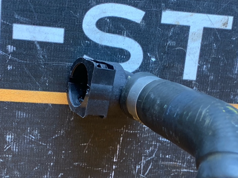 Патрубок системы охлаждения, 1000 рублей, Красноярск