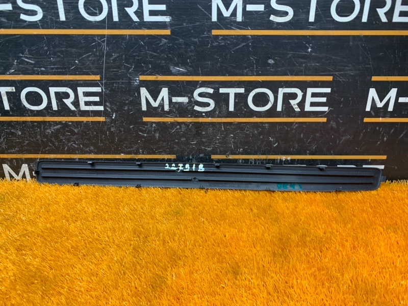 Накладка на порог салона, 330 рублей, Красноярск