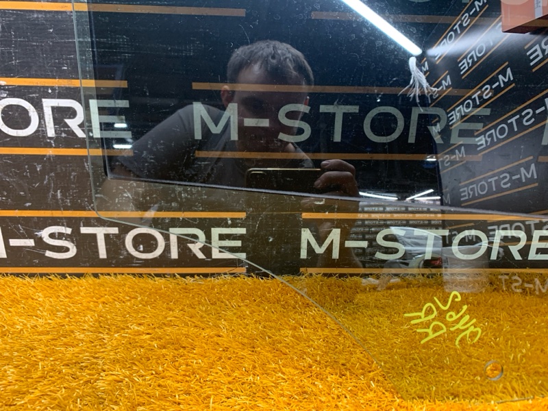 Стекло боковое, 500 рублей, Красноярск