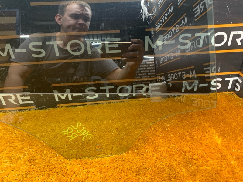 Стекло боковое, 500 рублей, Красноярск