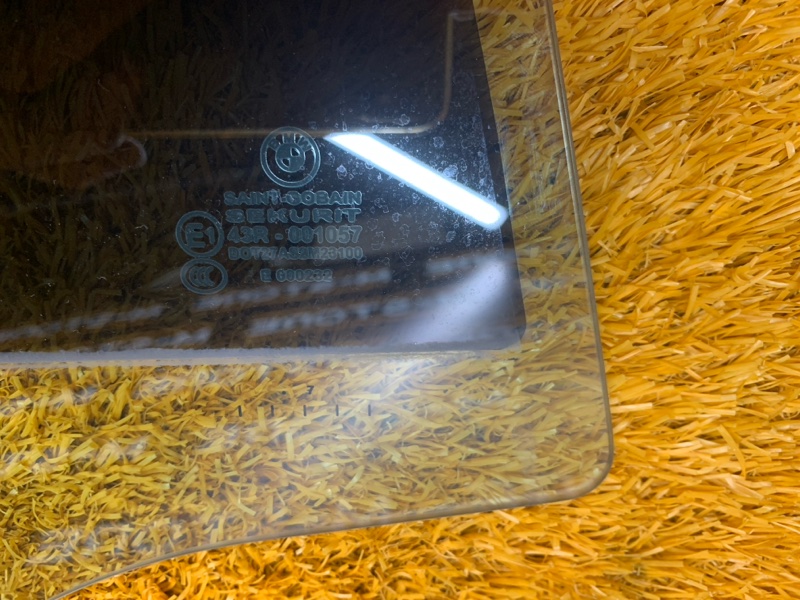 Стекло боковое, 500 рублей, Красноярск