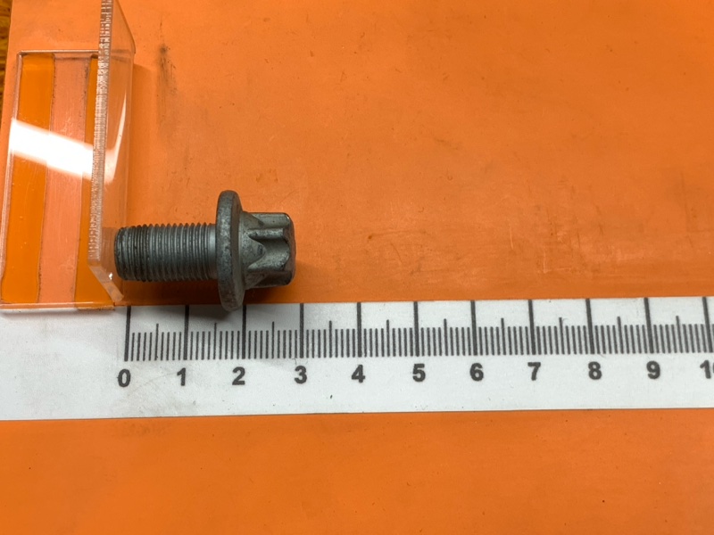 болт гидротрансформатора, 410 рублей, Красноярск