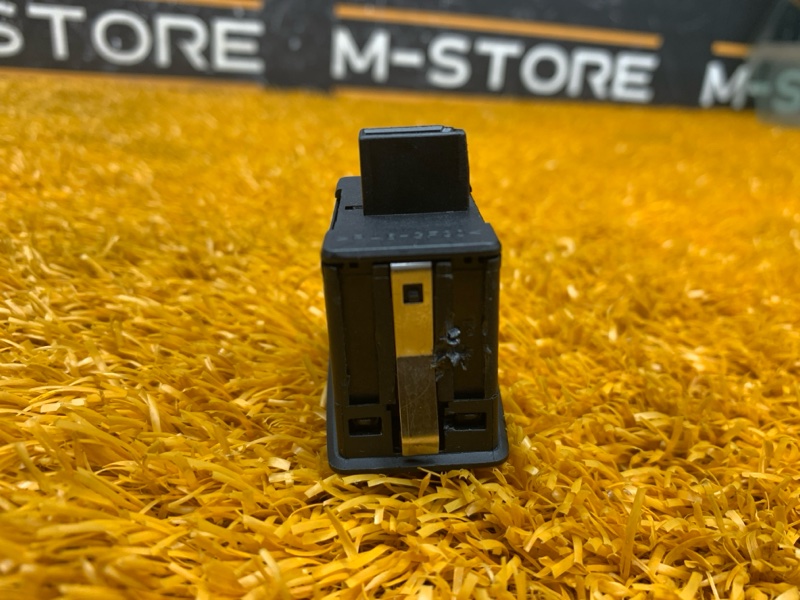 кнопка стеклоподъемника, 500 рублей, Красноярск