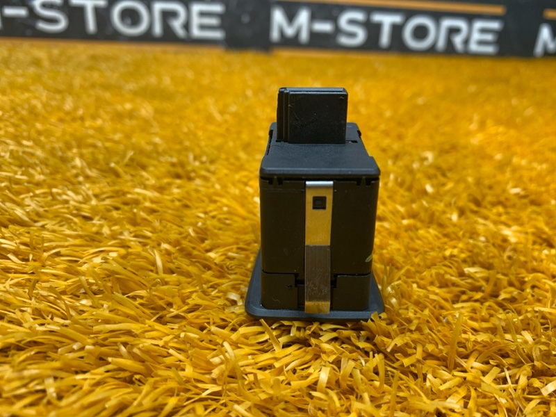 кнопка стеклоподъемника, 500 рублей, Красноярск