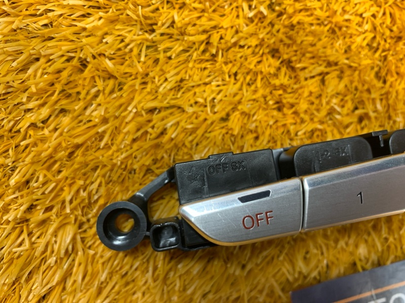 кнопка памяти сидений, 1500 рублей, Красноярск