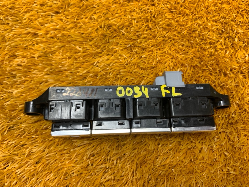 кнопка памяти сидений, 1500 рублей, Красноярск