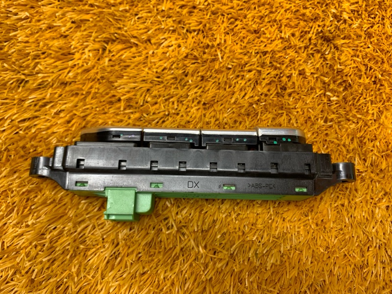 кнопка памяти сидений, 1500 рублей, Красноярск