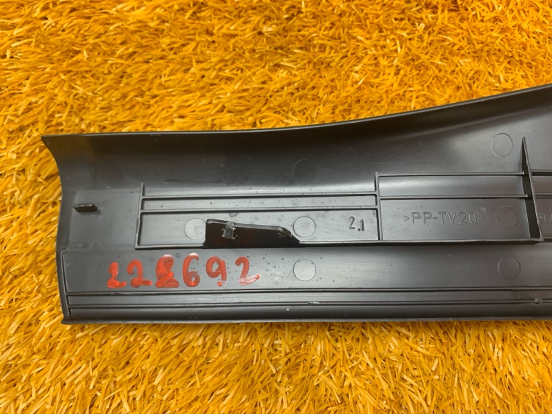 Накладка на порог салона, 380 рублей, Красноярск