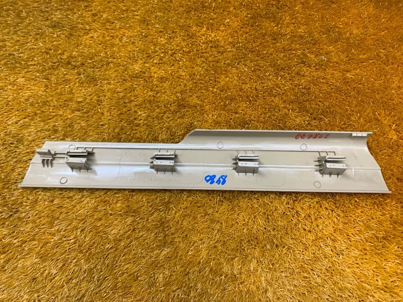 Накладка на порог салона, 380 рублей, Красноярск