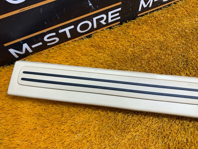 Накладка на порог салона, 380 рублей, Красноярск