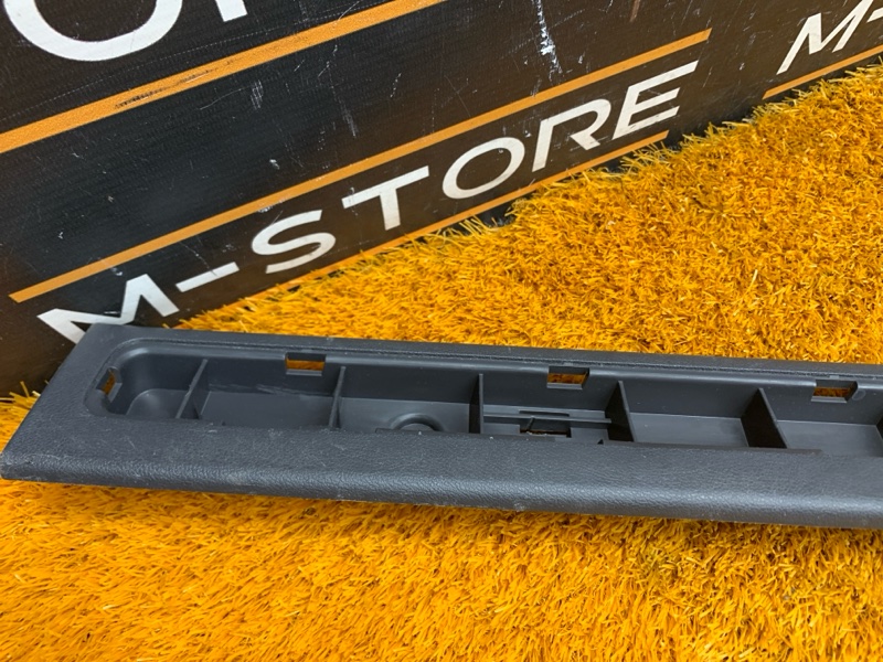 Накладка на порог салона, 330 рублей, Красноярск