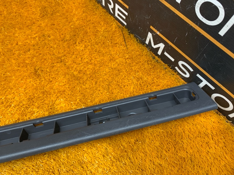 Накладка на порог салона, 200 рублей, Красноярск