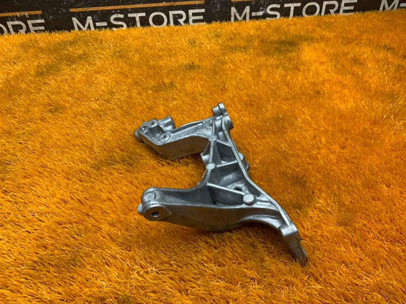 кронштейн, 300 рублей, Красноярск