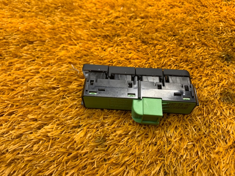 кнопка памяти сидений, 600 рублей, Красноярск