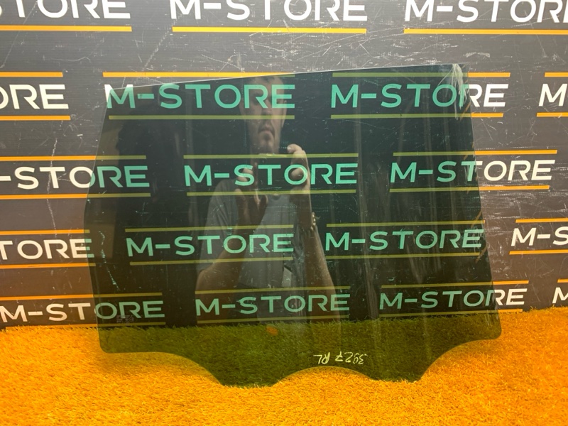 Стекло боковое, 1640 рублей, Красноярск