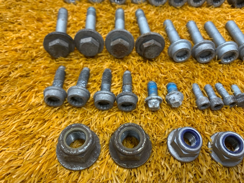 Болты и гайки задней подвески, 800 рублей, Красноярск