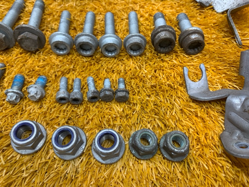 Болты и гайки задней подвески, 800 рублей, Красноярск