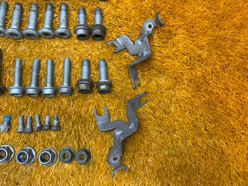 Болты и гайки задней подвески, 800 рублей, Красноярск