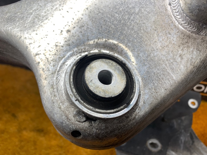 Балка поперечная (подрамник), 1700 рублей, Красноярск