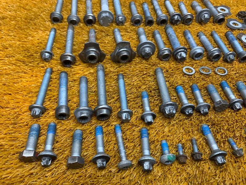 Болты и гайки задней подвески, 800 рублей, Красноярск