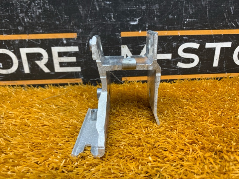 Кронштейн радиатора, 1080 рублей, Красноярск