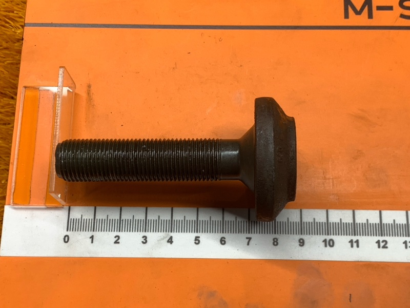 Болт привода, 200 рублей, Красноярск