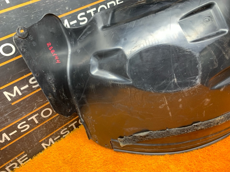 подкрылок, 1500 рублей, Красноярск