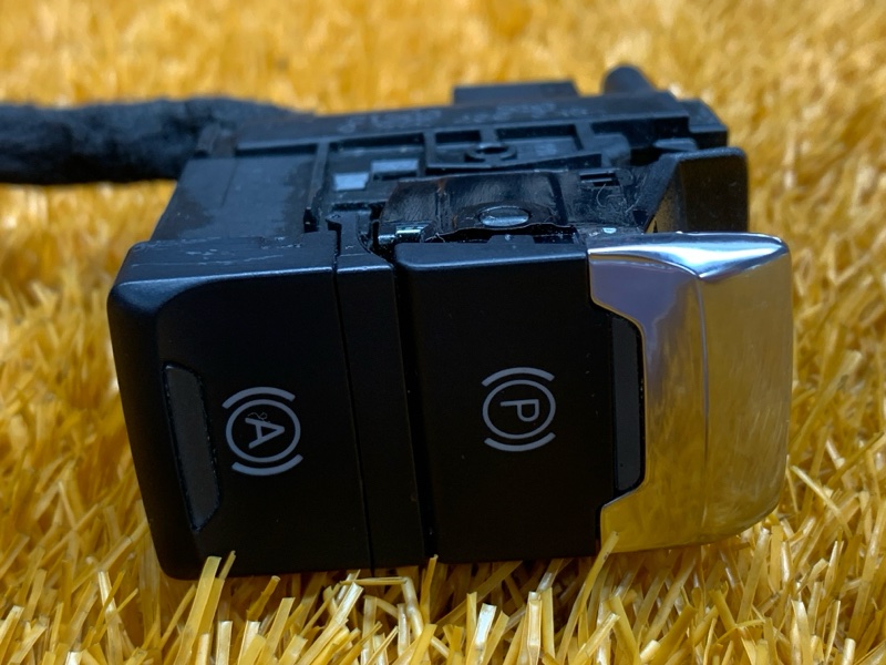 Кнопка стояночного тормоза, 500 рублей, Красноярск