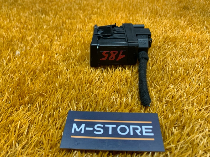 Кнопка стояночного тормоза, 500 рублей, Красноярск