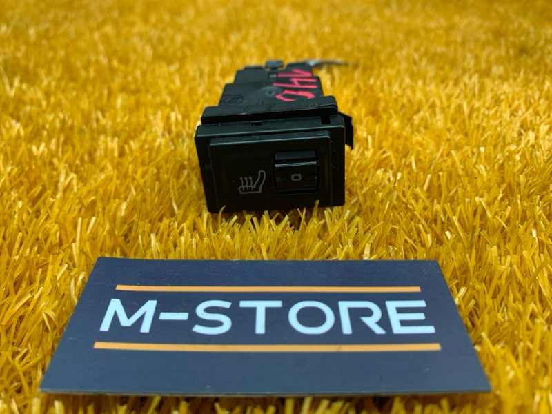 Кнопка подогрева сидений, 300 рублей, Красноярск