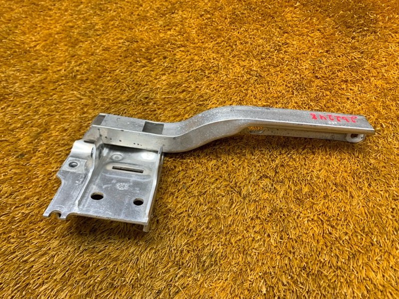 Кронштейн радиатора, 1280 рублей, Красноярск