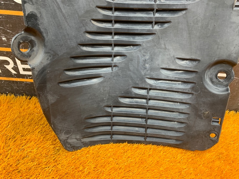 подкрылок, 300 рублей, Красноярск