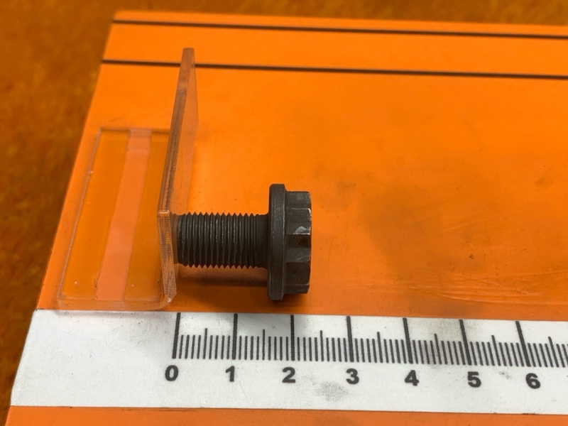 болт гидротрансформатора, 250 рублей, Красноярск