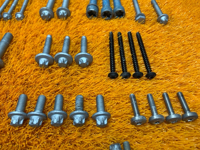 Болты и гайки ДВС, 560 рублей, Красноярск